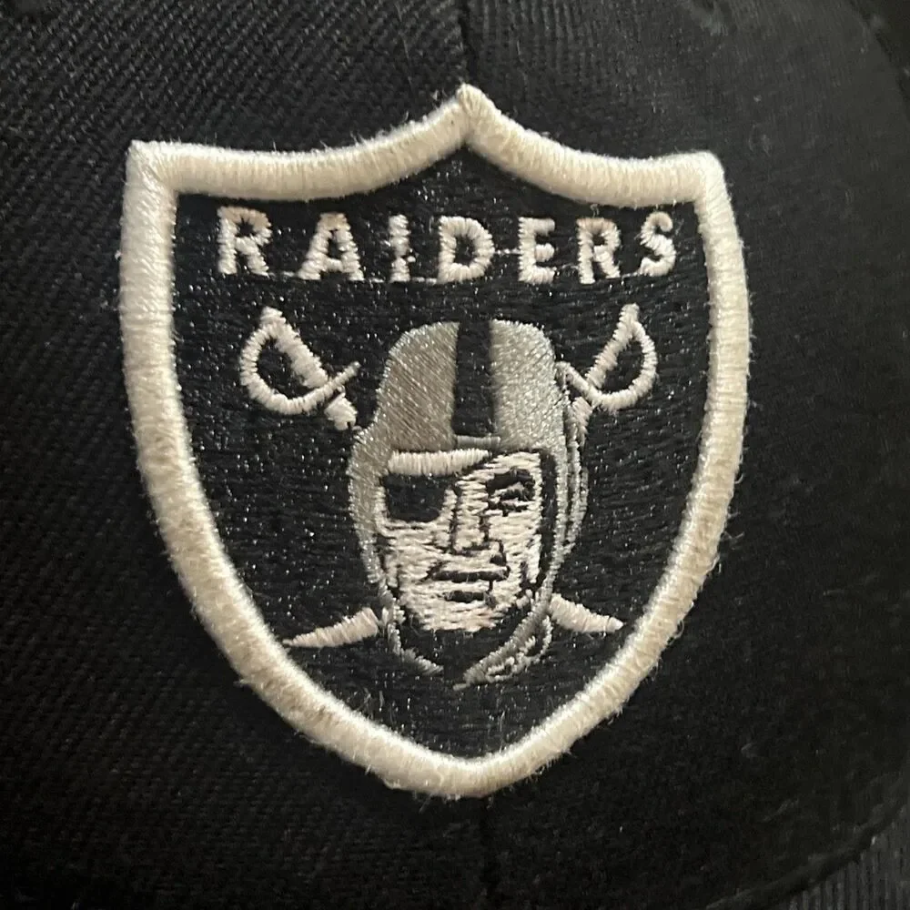Vintage 80s Oakland Raiders Black Silver Wool SnapBack Hat Adjustable